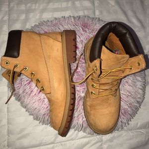 TIMBERLAND BOOTS